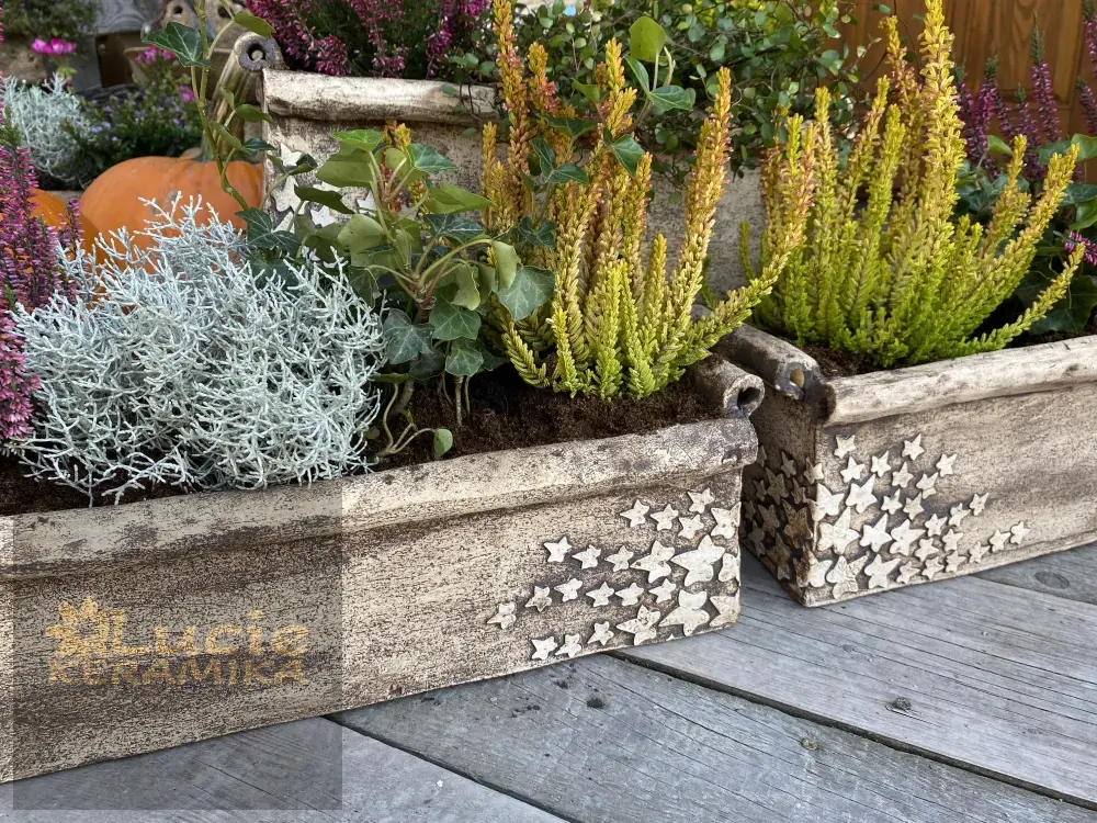 Truhlík 45 cm s břečťanem