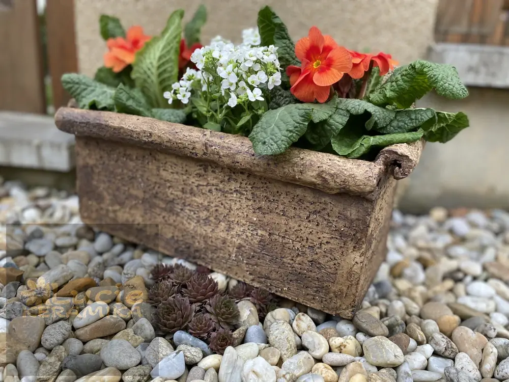Truhlík 35 cm z hrubého šamotu